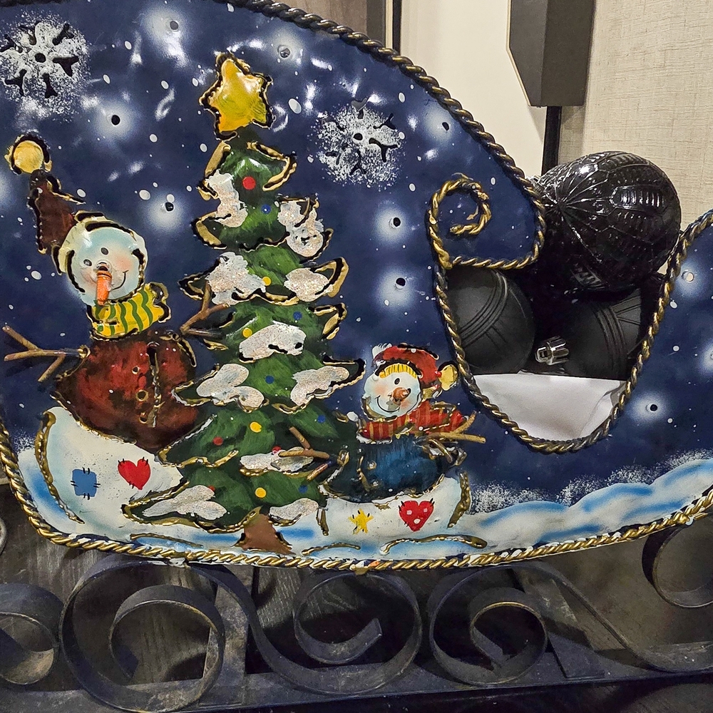 Festive Holiday Sleigh Decor